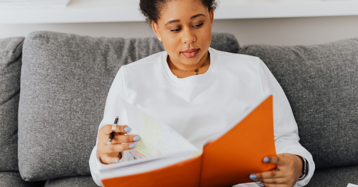 What to Actually Write Down in a Perimenopause Symptom Diary